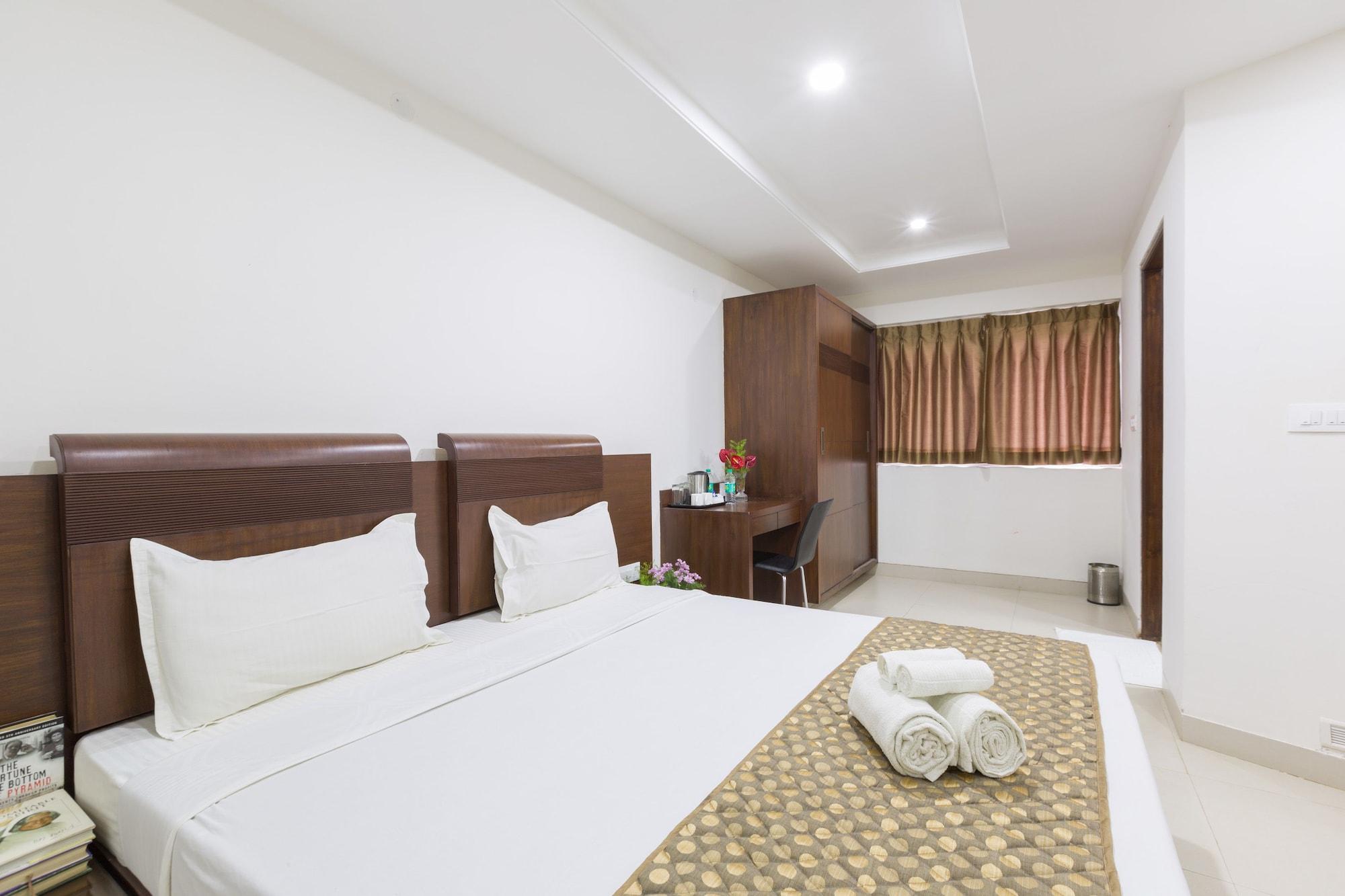 เดอะ แซงทัม สวีท เบลโร้ด Hotel บังกาลอร์ ภายนอก รูปภาพ