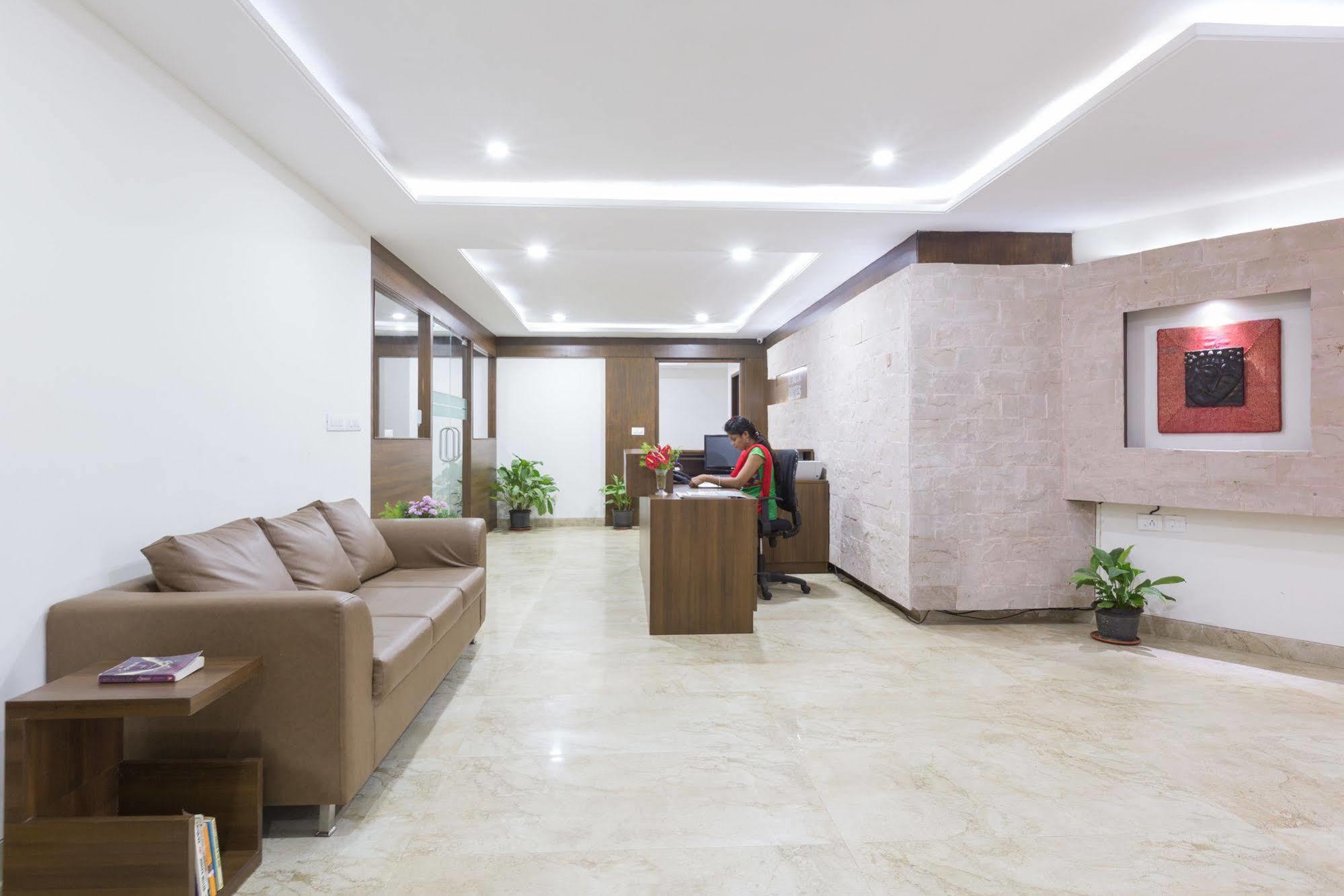 เดอะ แซงทัม สวีท เบลโร้ด Hotel บังกาลอร์ ภายนอก รูปภาพ